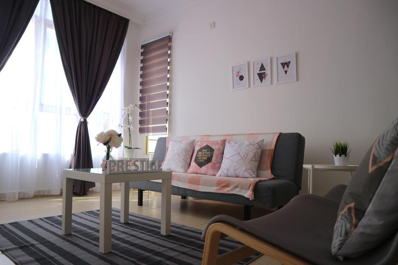 Prestige Pelangi Riverside's Home Kota Bharu Eksteriør billede